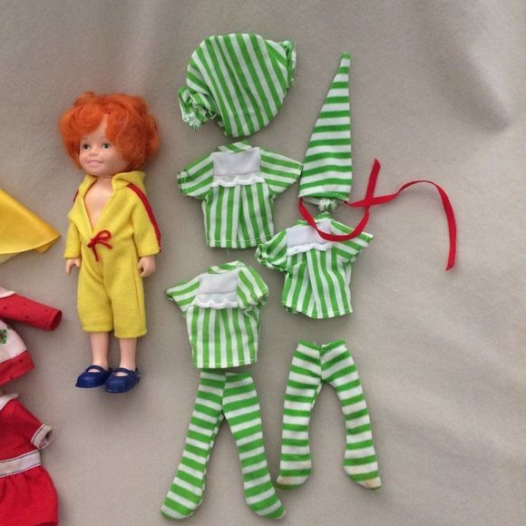 Vintage Little Orphan Annie Doll With Multiple Outfits - Picture 4 of 6